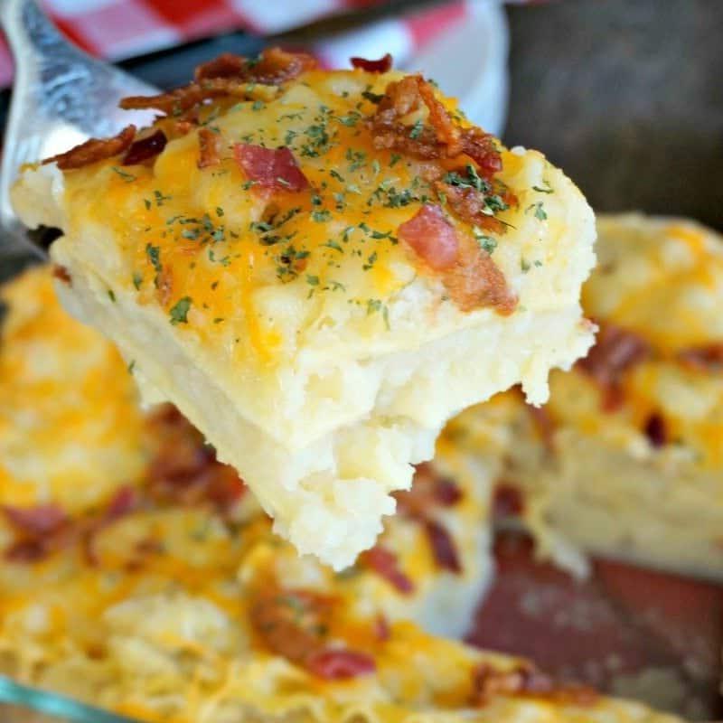 Spachtel auf Pierogi Lasagne.