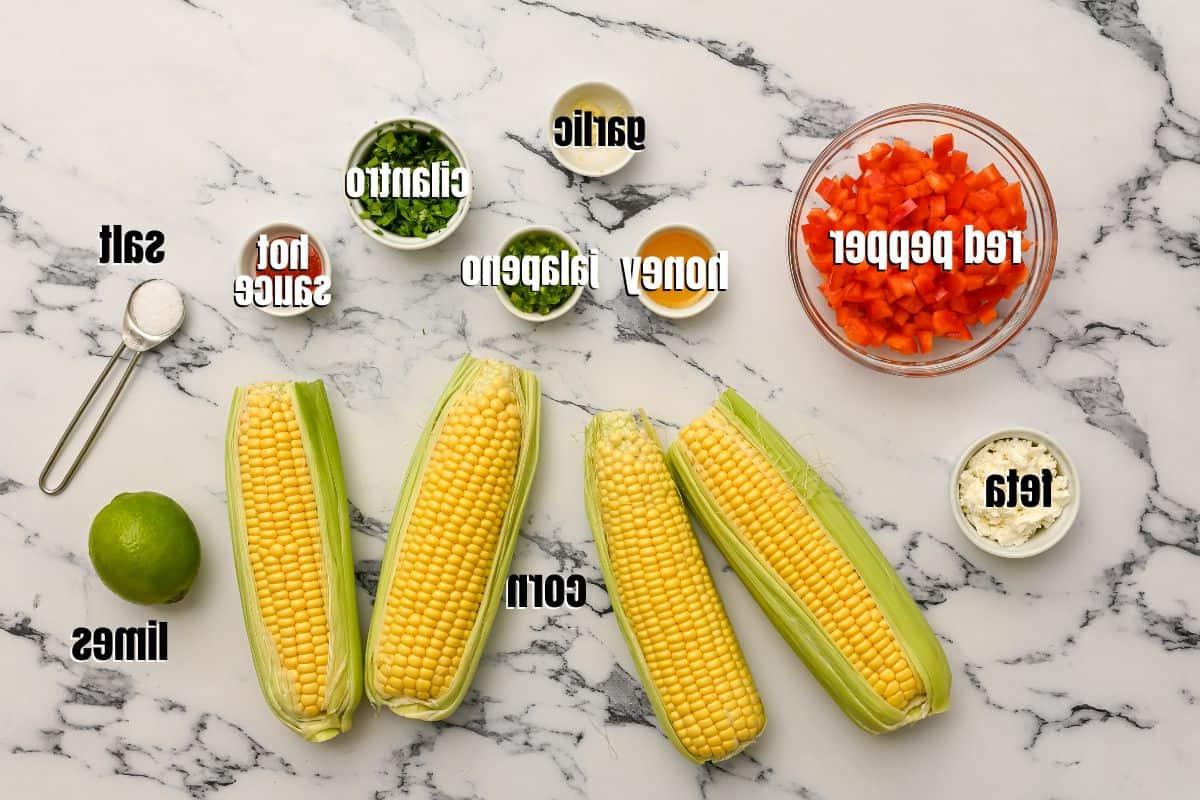Zutaten für Maissalsa auf Theke beschriftet.