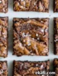 Nutella Brownies με θαλασσινό αλάτι σε λευκό φόντο.