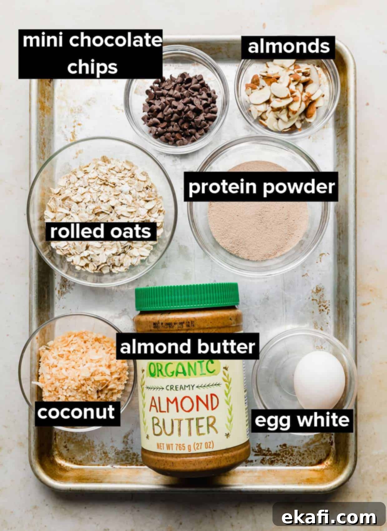 Αμυγδαλόχαρη Βρώμη 3 Συστατικά για βρώμη Almond Joy σε ένα ταψί.