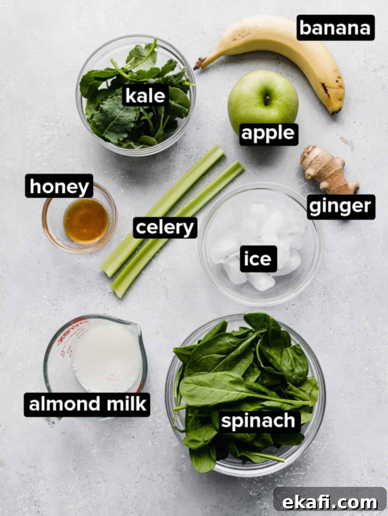 Green Celery Smoothie 3 Ingredients used to make a celery smoothie: celery, apple, kale, spinach, banana, milk.