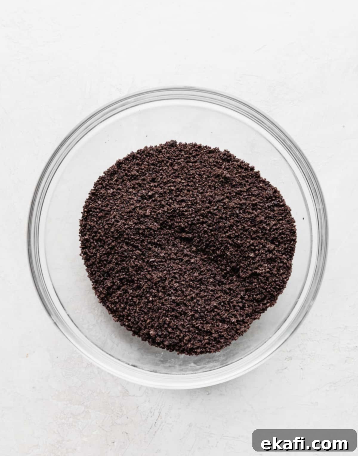 Ορέο Βάση Πίτας 4 Θρυμματισμένα ψίχουλα Oreo σε γυάλινο μπολ.
