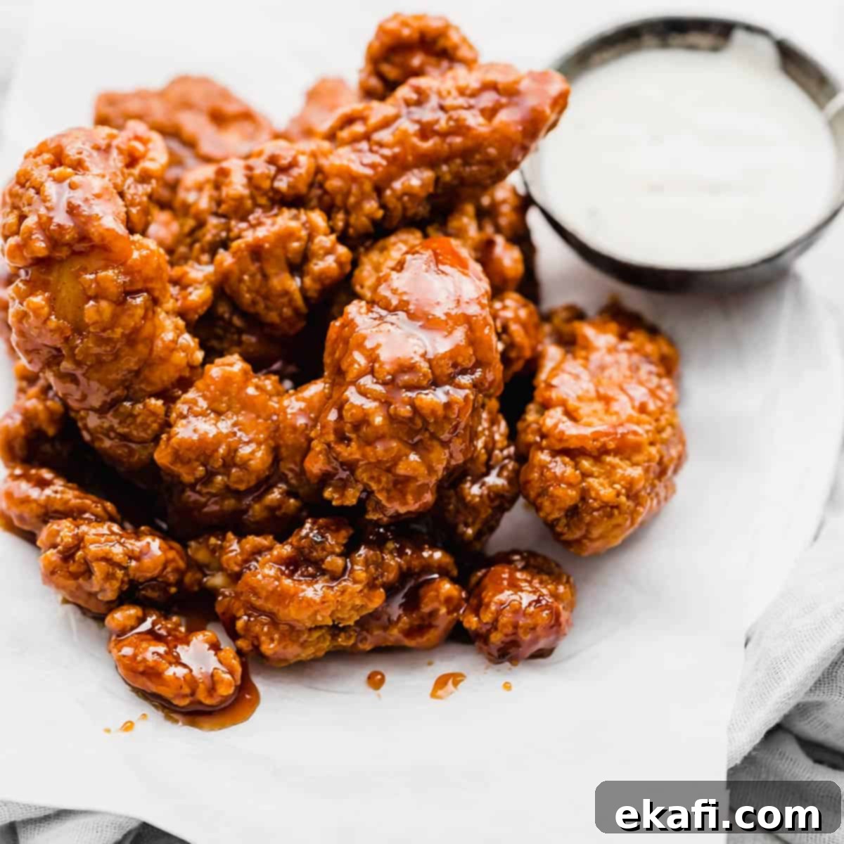 Το Παρασκευιάτικο Τραπέζι 7 Κοτοπουλάκια Wingers Sticky Fingers σε πιάτο