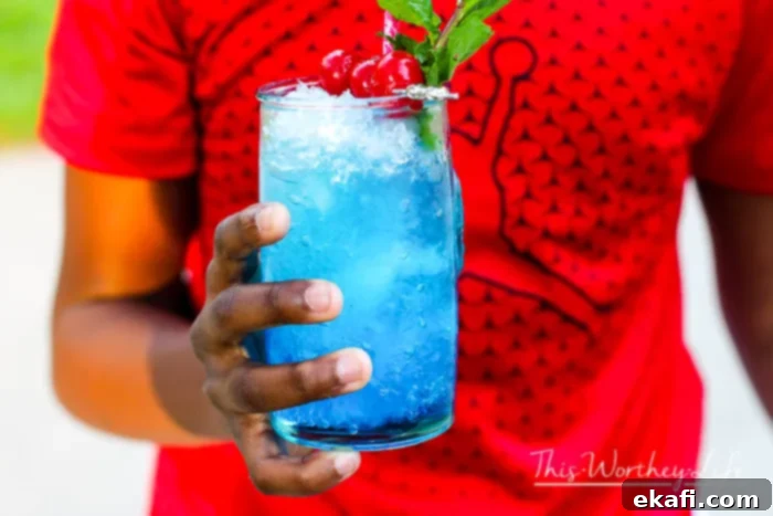 Δροσερά Μοκτέιλ με Sprite 14 Συνταγή για Παγωμένο Mocktail Mint Julep με Μπλε Τριαντάφυλλο –