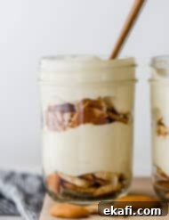 Η Πουτίγκα Μπανάνας της Μαγνόλια 8 Magnolia Bakery Banana Pudding σε γυάλινο βαζάκι.