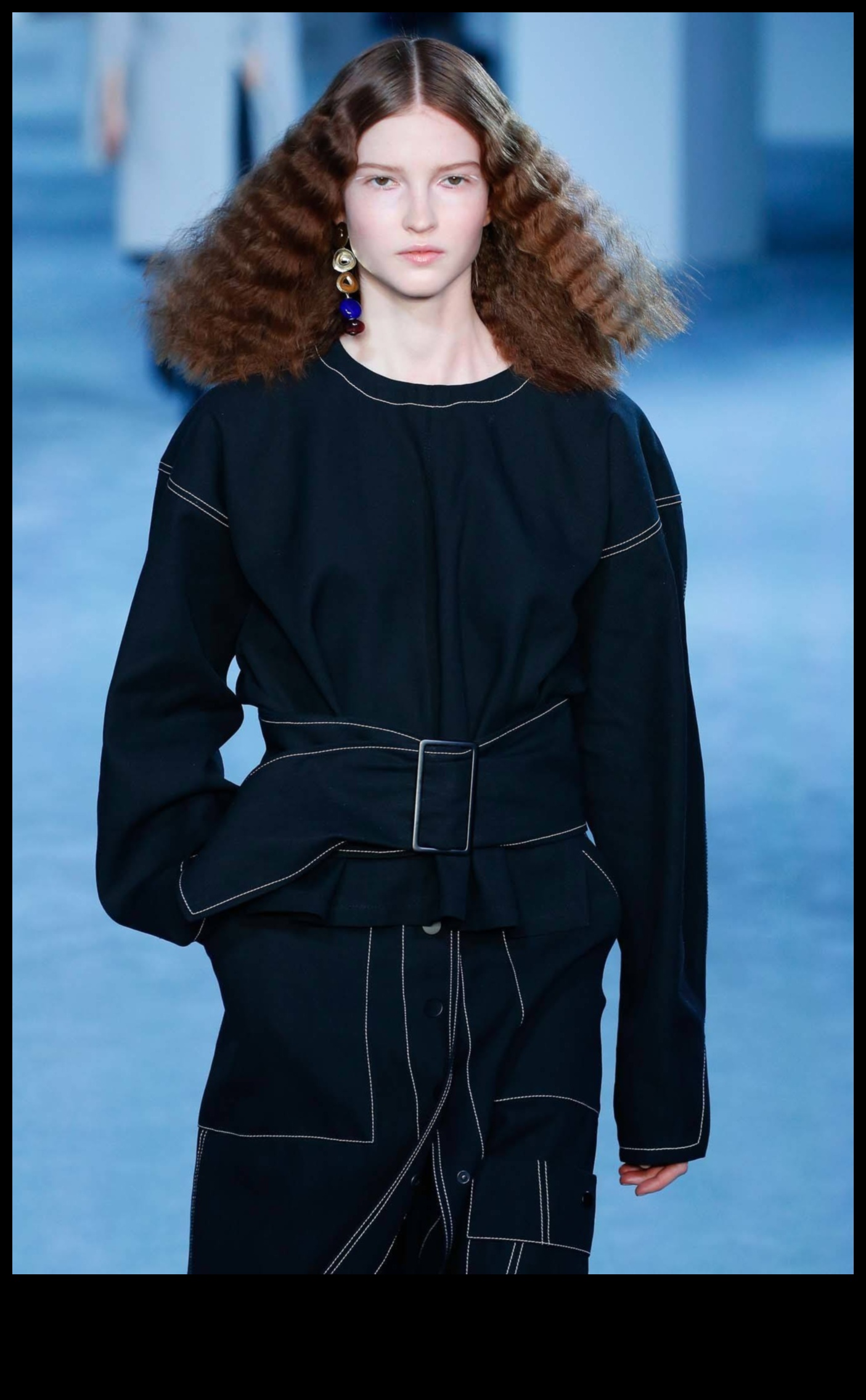 Ποιανού τα μαλλιά κυβερνούν την πασαρέλα; Παρακολούθηση στυλ εμπνευσμένων από διασημότητες