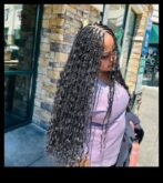 Καλλιτεχνικές ανατροπές αγκαλιάζουν τις μπούκλες σας και εκφράζονται