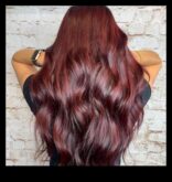 Crimson Perfection Επιτυγχάνοντας μια άψογη κόκκινη και καστανιά απόχρωση