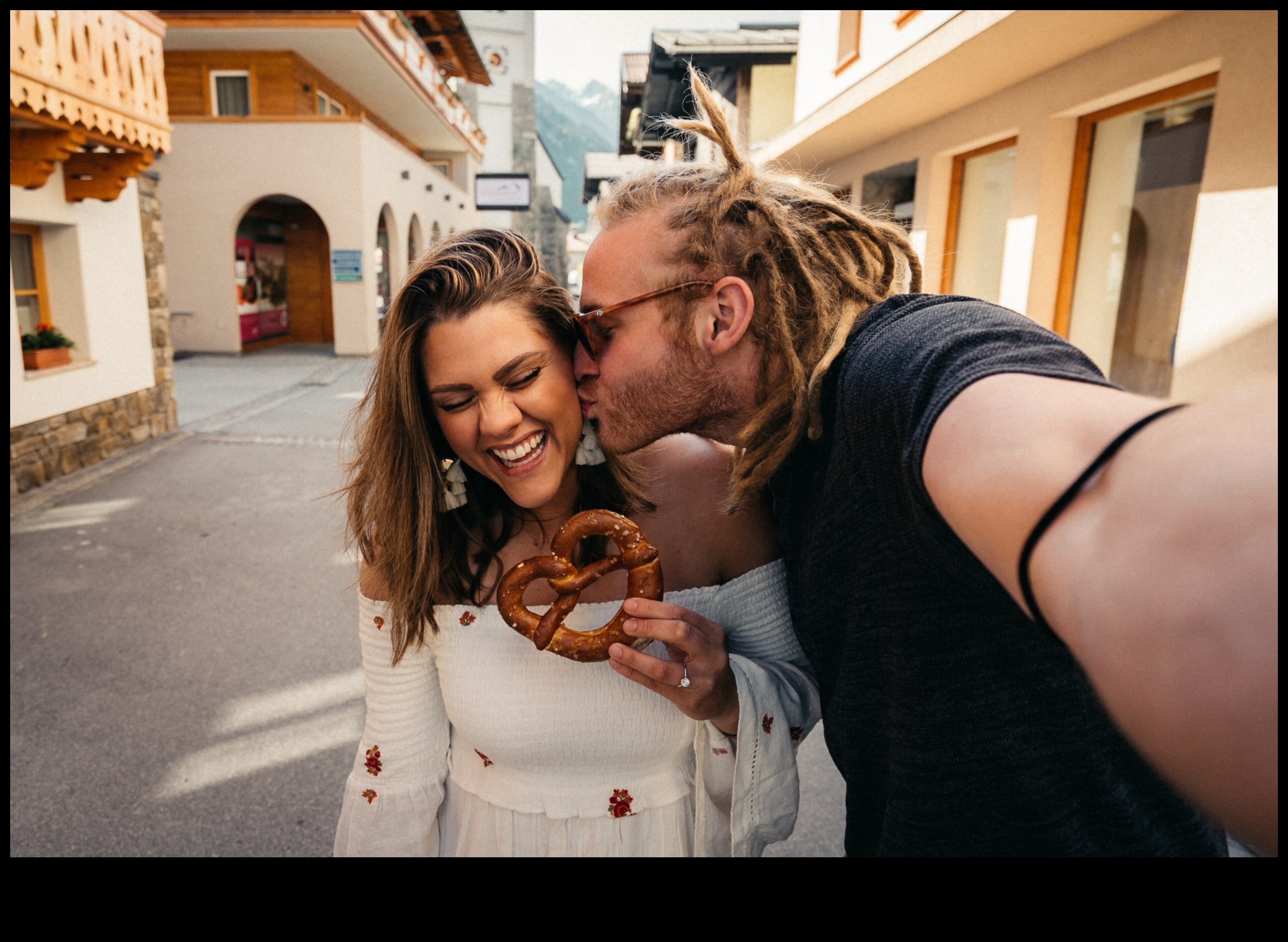 Present Love: The Art of Mindful Connection in Relationships