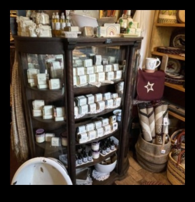 Nostalgic Nook: Vintage and Retro Finds for the Sentimental Soul