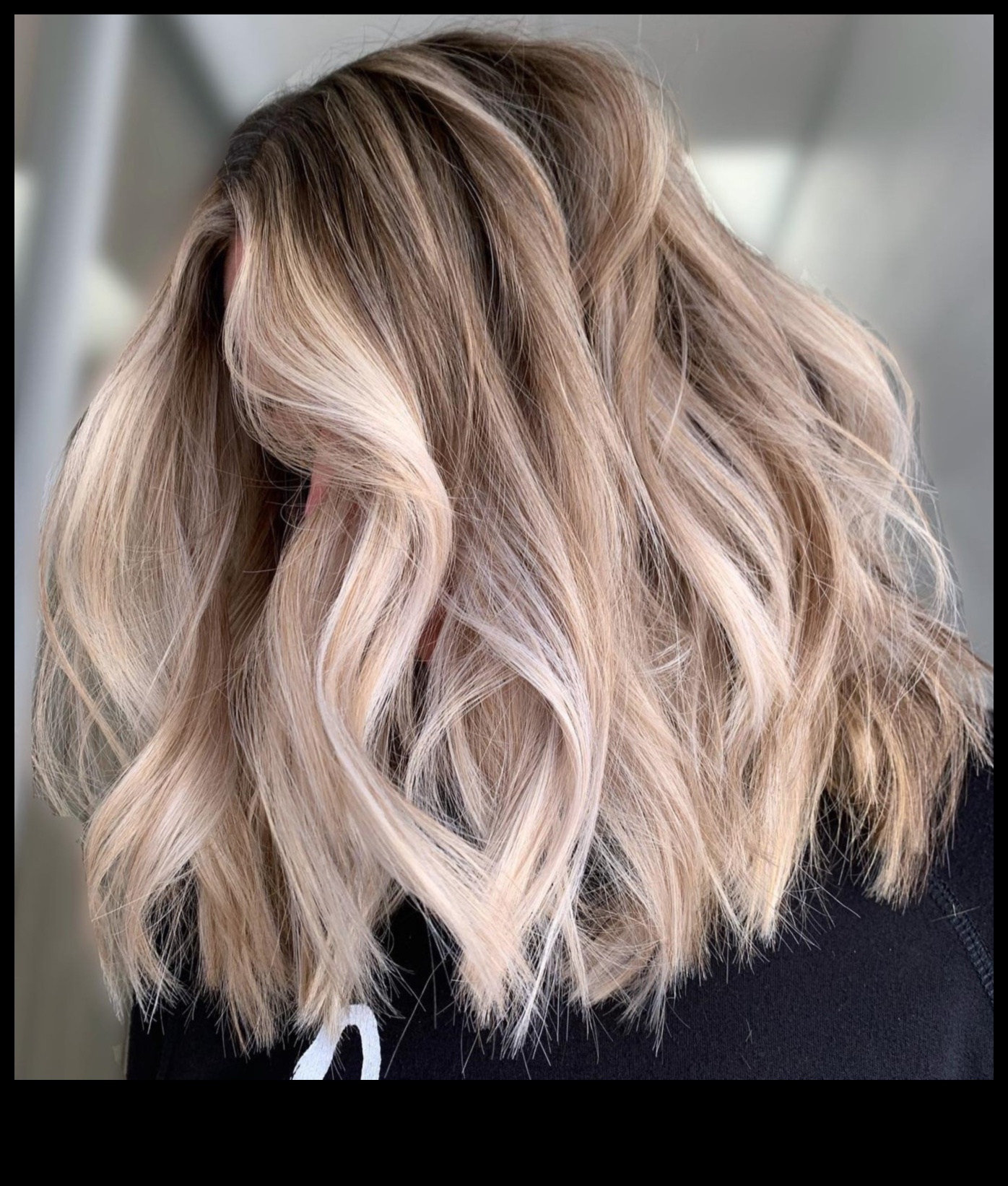 Ογκώδη ξανθά χτενίσματα 10 δραματικές εμφανίσεις για κάθε περίσταση 5 Όγκος και αναπήδηση: Ξανθά χτενίσματα με ένα άγγιγμα δράματος