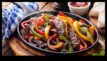 Sizzling Fajitas Ένα λαχταριστό μεξικάνικο ψητό πιάτο
