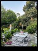 Enchanted Outdoors Chic Έπιπλα Κήπου για μια Μαγική Υπαίθρια Όαση